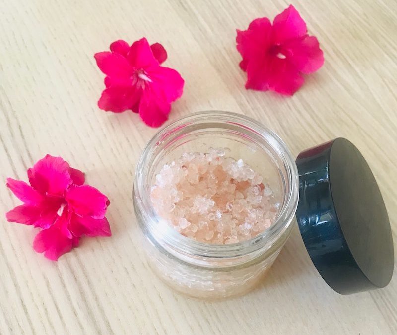 DIY produits de beauté : Gommage corps aux huiles essentielles